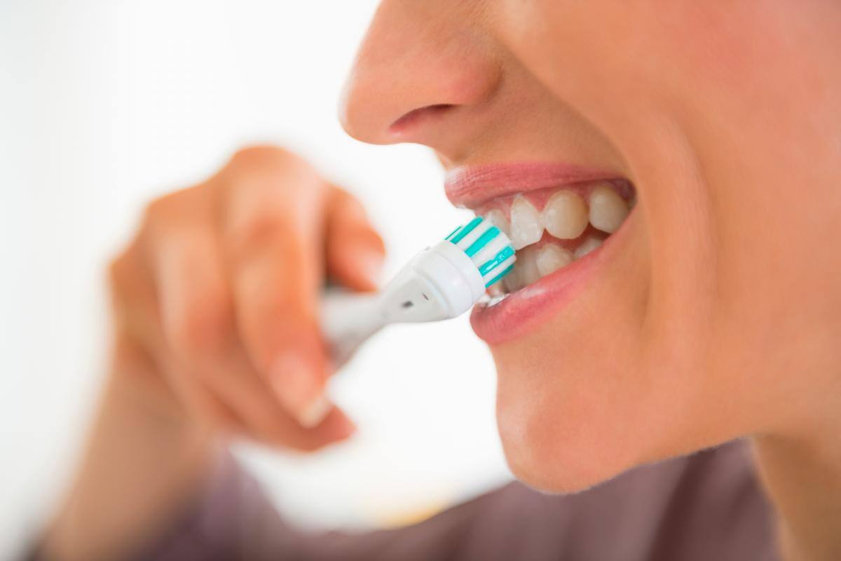 Así puedes eliminar el sarro dental de forma natural y efectiva