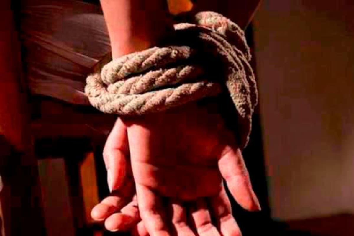 Mujer estuvo secuestrada 14 años y logró escapar por un error de su captor