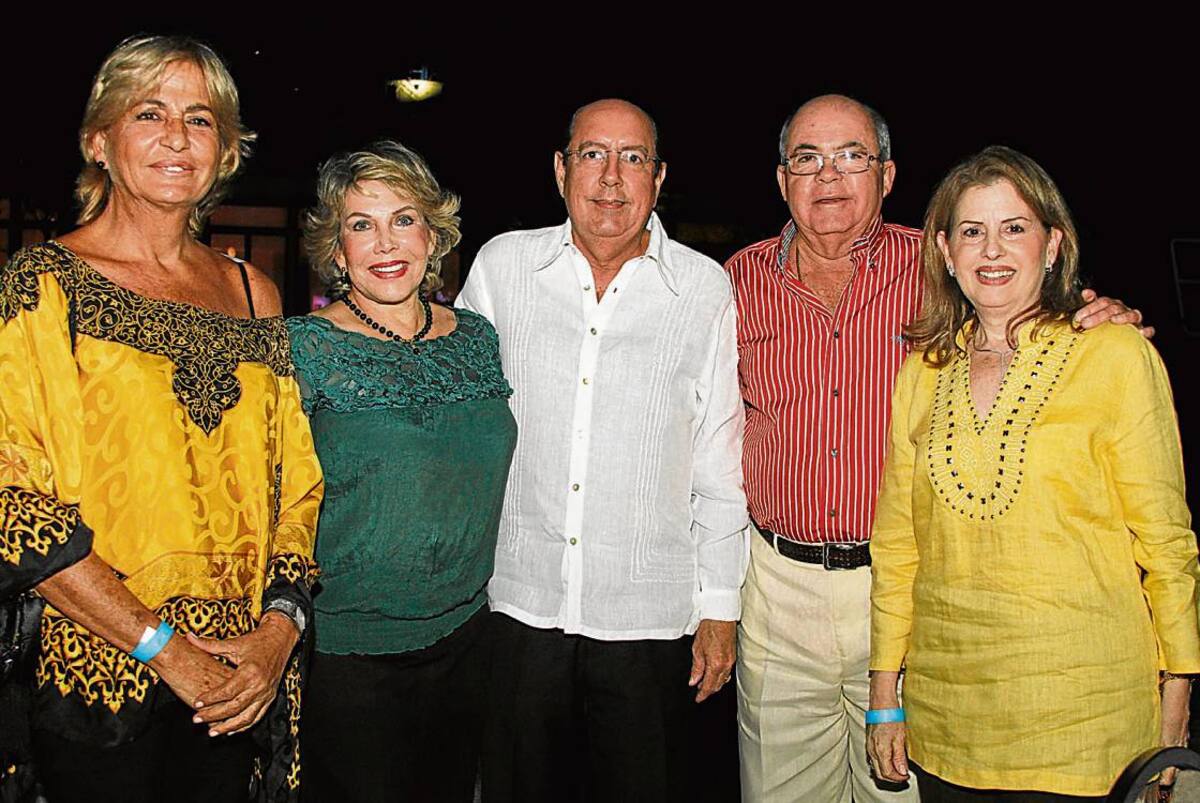 Marta Delvalle, María Estela de Vélez, Carlos Vélez, Raimundo De La Espriella y Beatriz Delvalle.