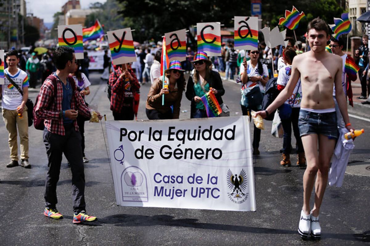 Los gay ahora podrán adoptar. COLPRENSA