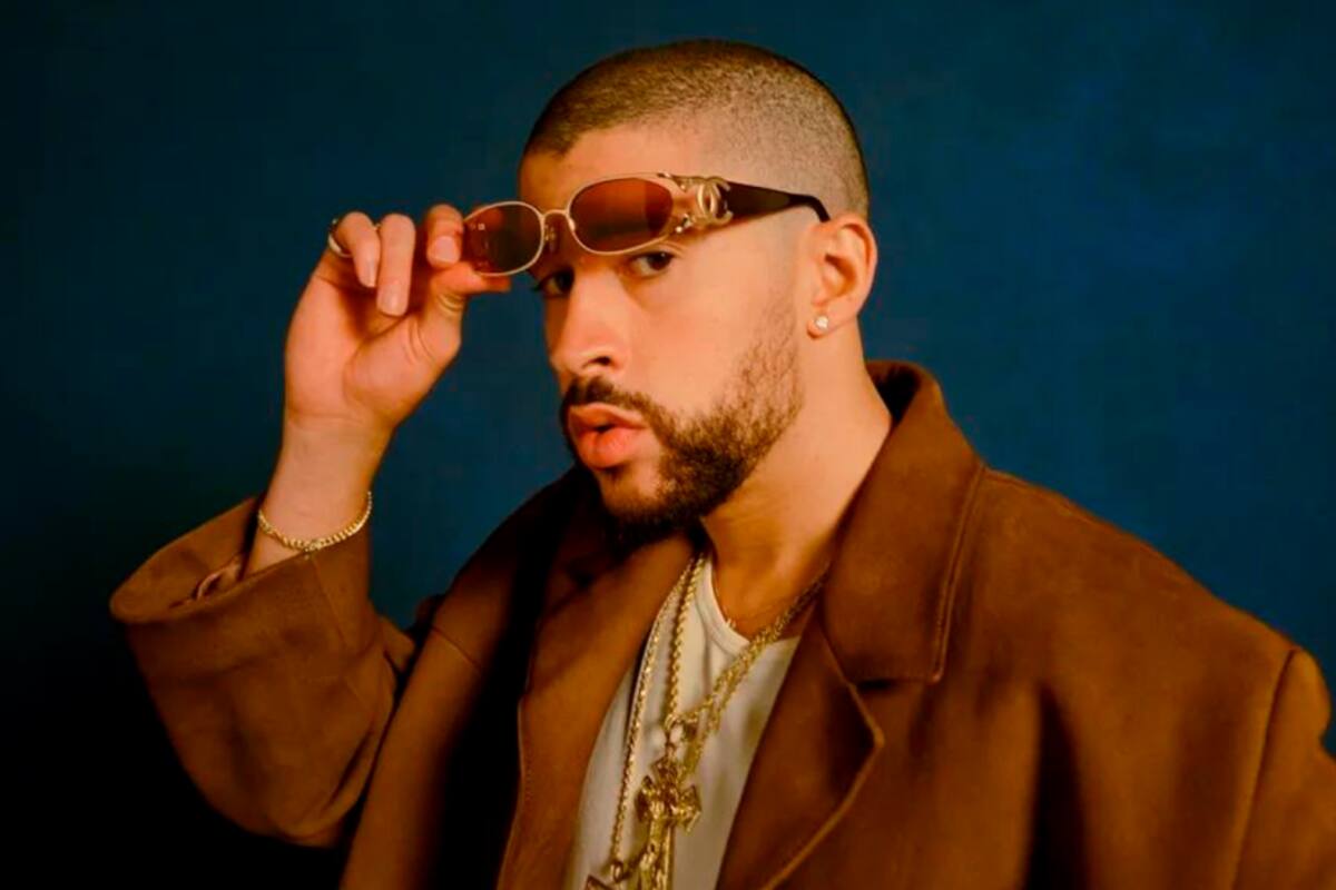 Bad Bunny asistió a las Fiestas de la Calle San Sebastián en Puerto Rico