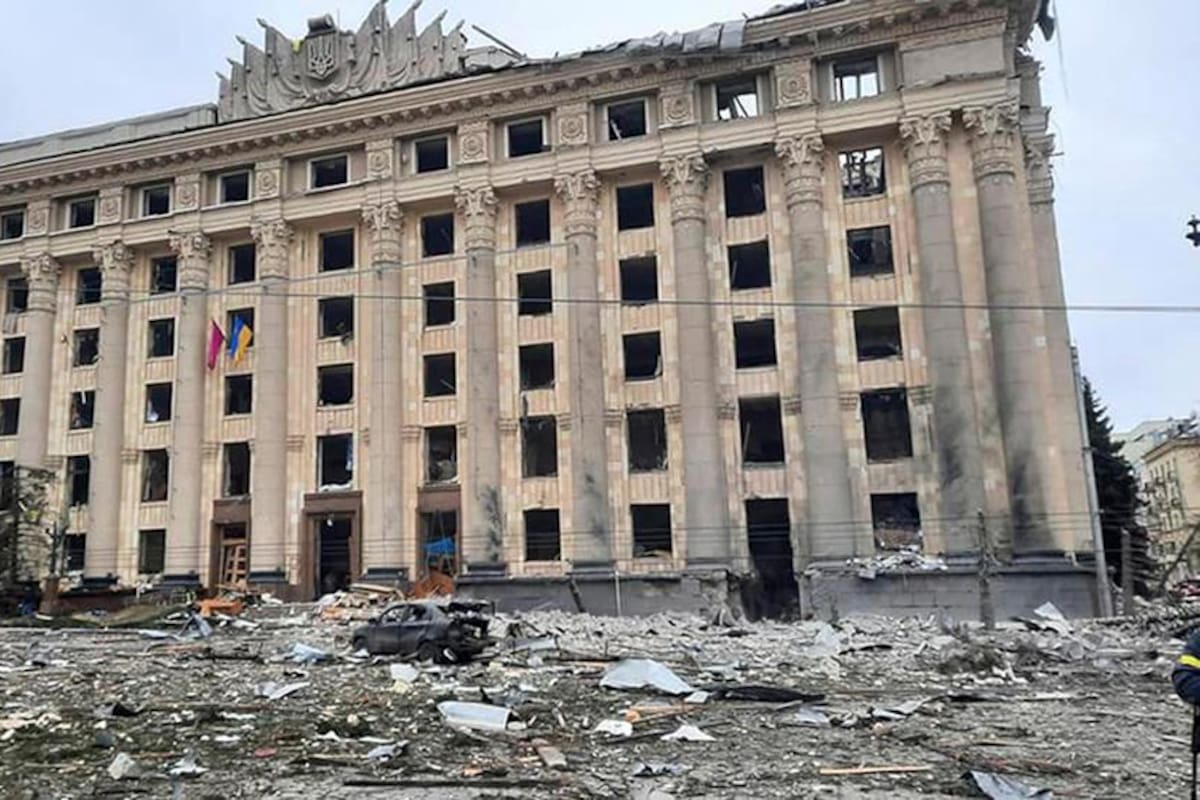 Rusia bombardea el centro de la segunda ciudad ucraniana, Járkov