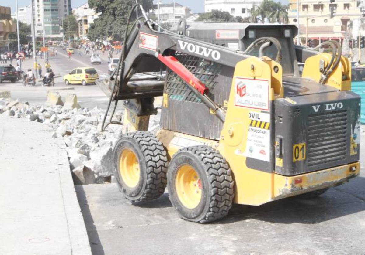 Las obras de Transcaribe entre el Pie de la Popa y Puerto Duro llevan un año y medio en ejecución y se espera que terminen en marzo de este año. JULIO CASTAÑO BELTRÁN - EL UNIVERSAL