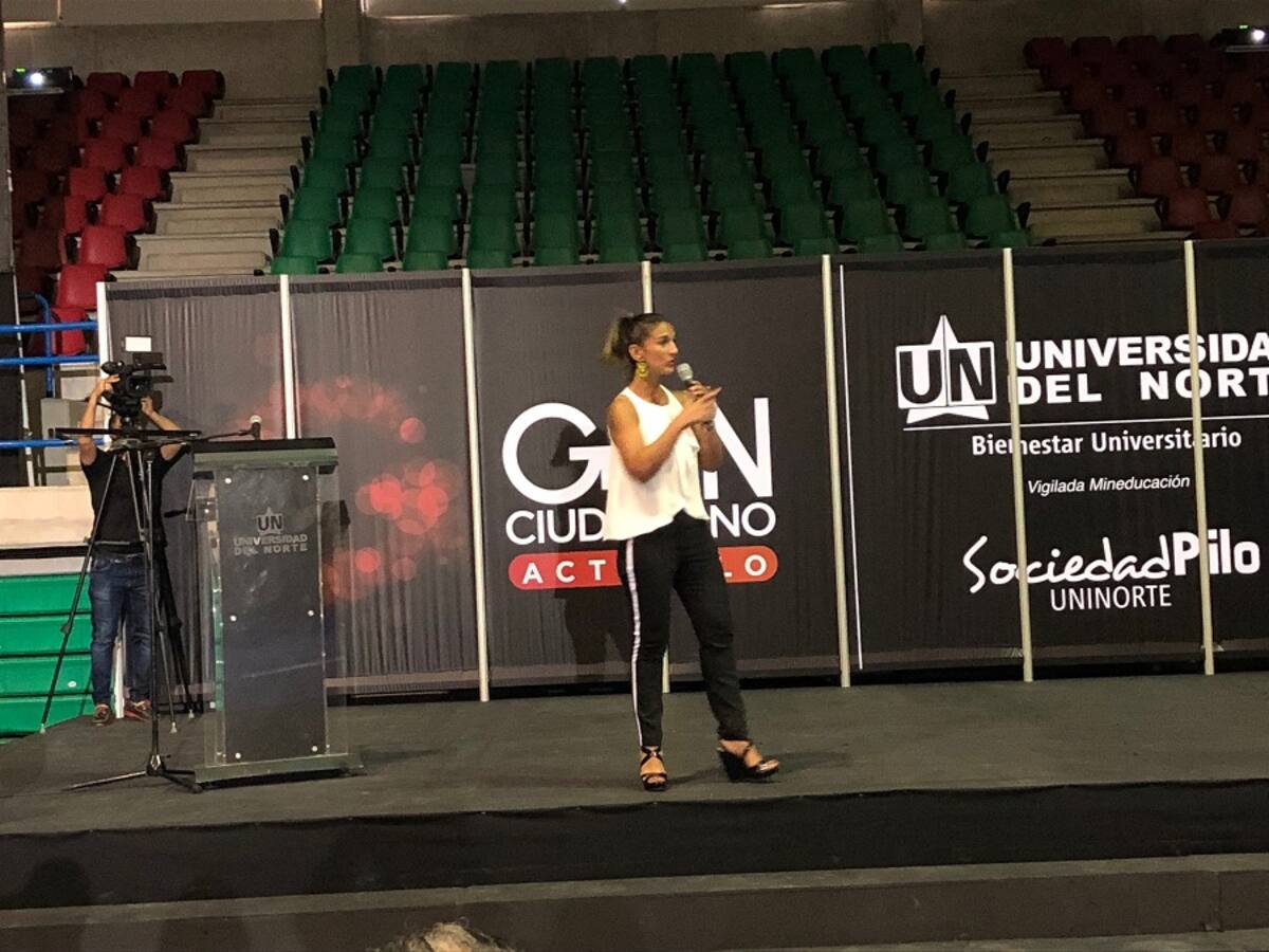 La ministra de educación, Yaneth Yiha en la Universidad del Norte de Barranquilla. El Universal