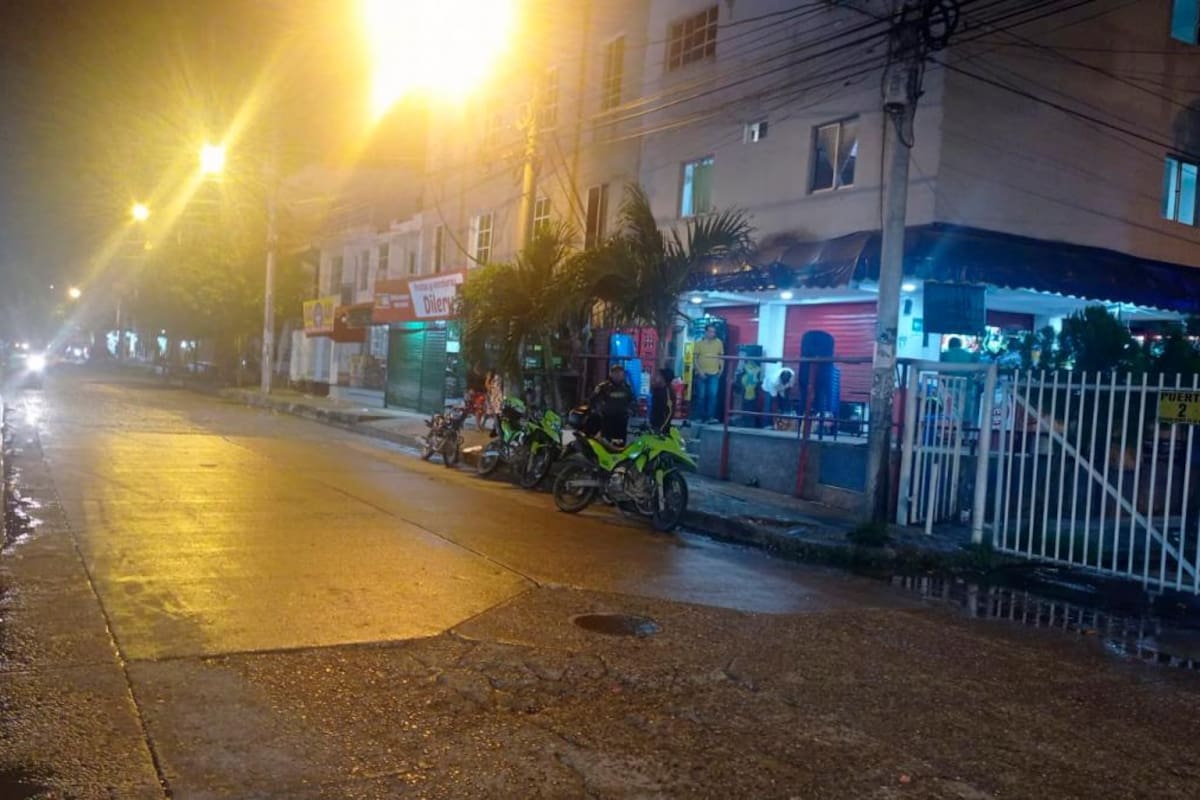Sicarios en moto atacan a bala a hombre en Villas de la Candelaria