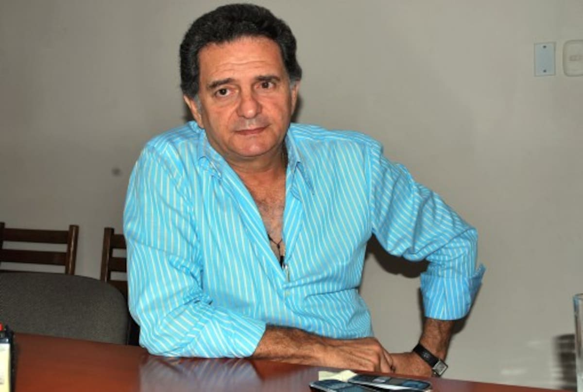 Exsenador Julio Manzur.
