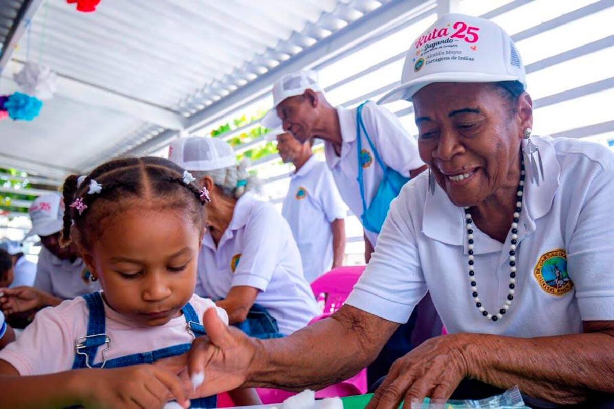 Niños y abuelos de Pasacaballos participaron en encuentro intergeneracional