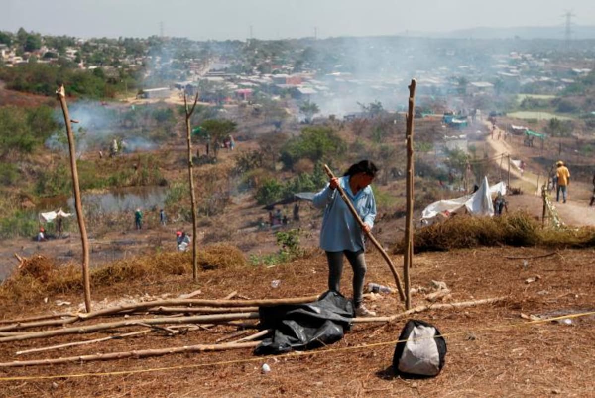 Centenares de familias invadieron el antiguo relleno de Henequén. Su asentamiento es una “bomba de tiempo”, según varias autoridades.