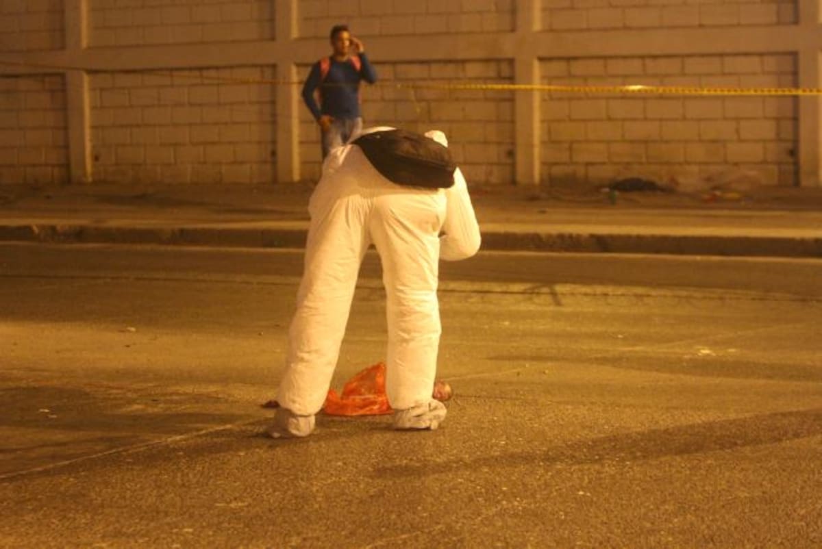 El hallazgo del neonato se dio en la avenida Crisanto Luque. Los periodistas lo sepultarán y emprenderán una campaña en su memoria por el rescate de los valores. NAYIB GAVIRIA AMADOR - EL UNIVERSAL