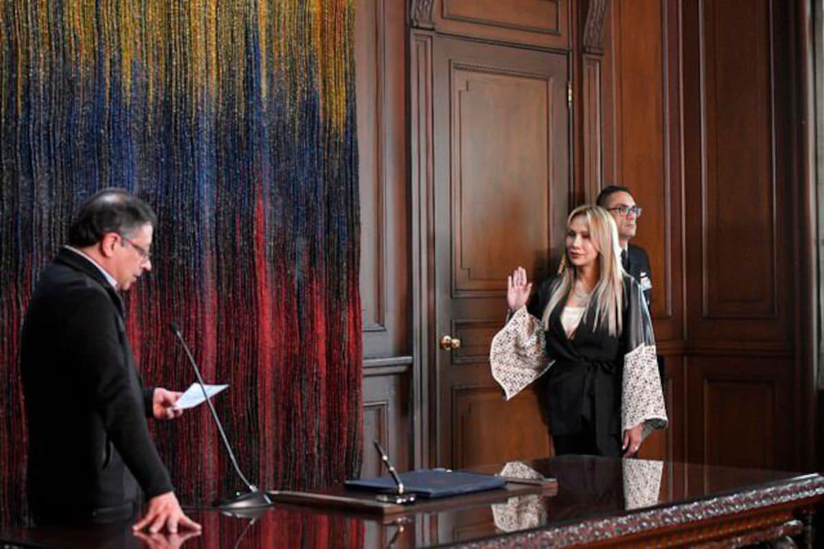 Petro no ha notificado del despido a consejera Ortiz y secretario Idárraga
