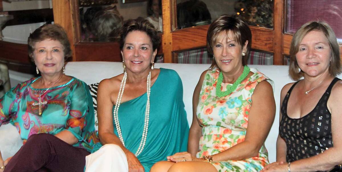 María Cristina Pacheco, Guiomar de Salas, Martha Londo-ño y Mayra Espinosa de Lemaitre.
