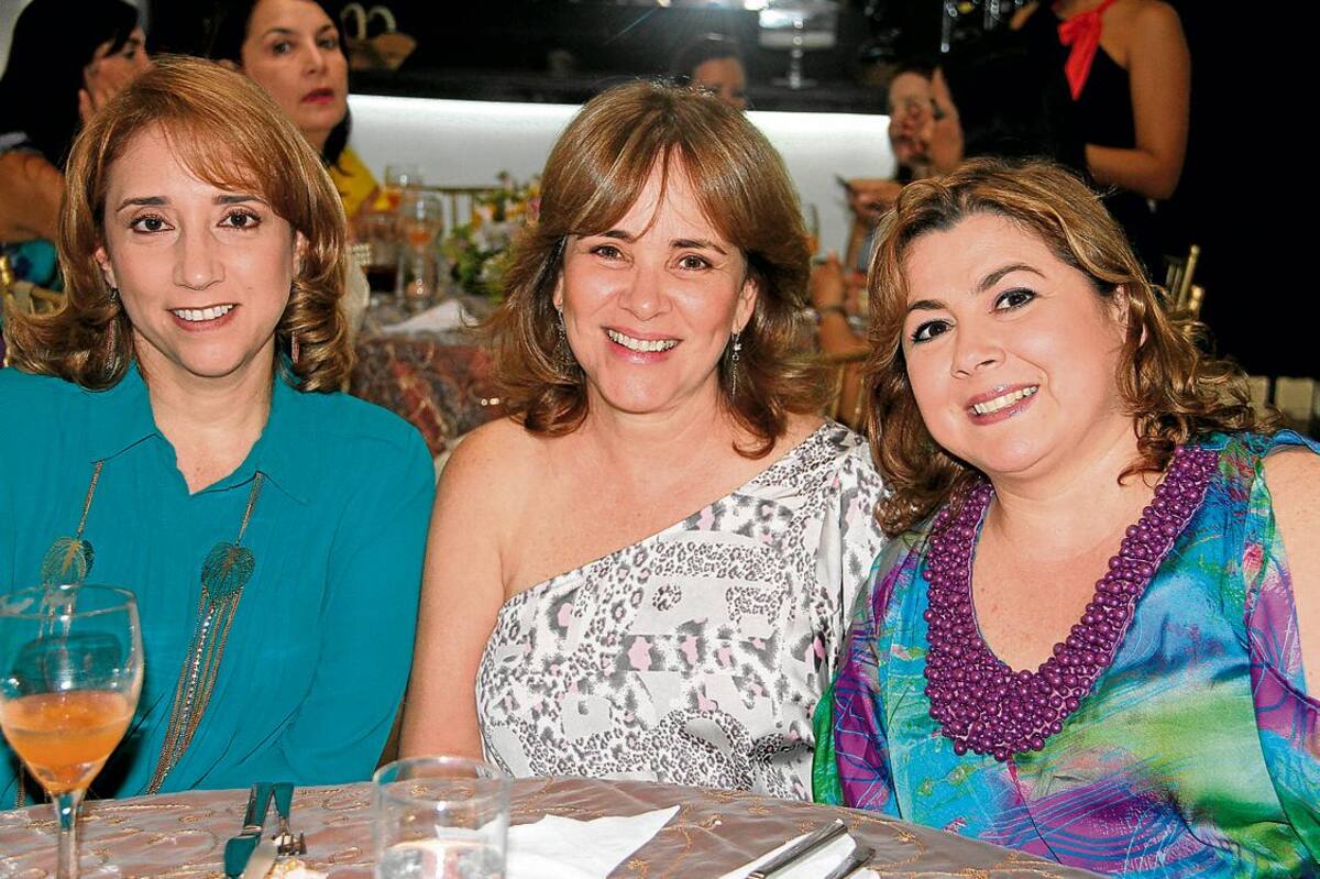 Ruby Veléz, Luchy Guerrero y María Martínez.