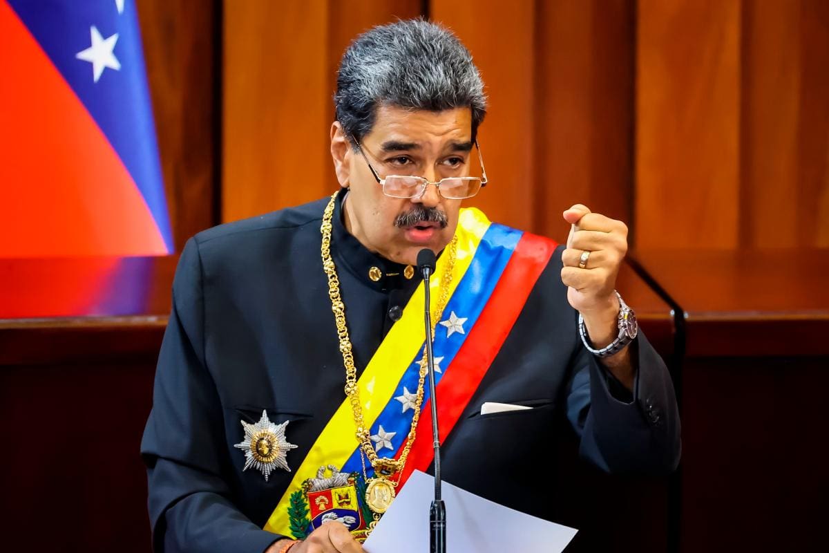 Maduro anuncia el cierre de la Embajada y consulados de Venezuela en Ecuador
