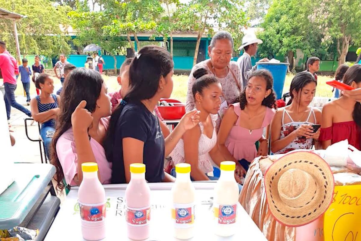 Institución Educativa Técnica de Achí realizó tercera ‘Feria Agropecuaria’