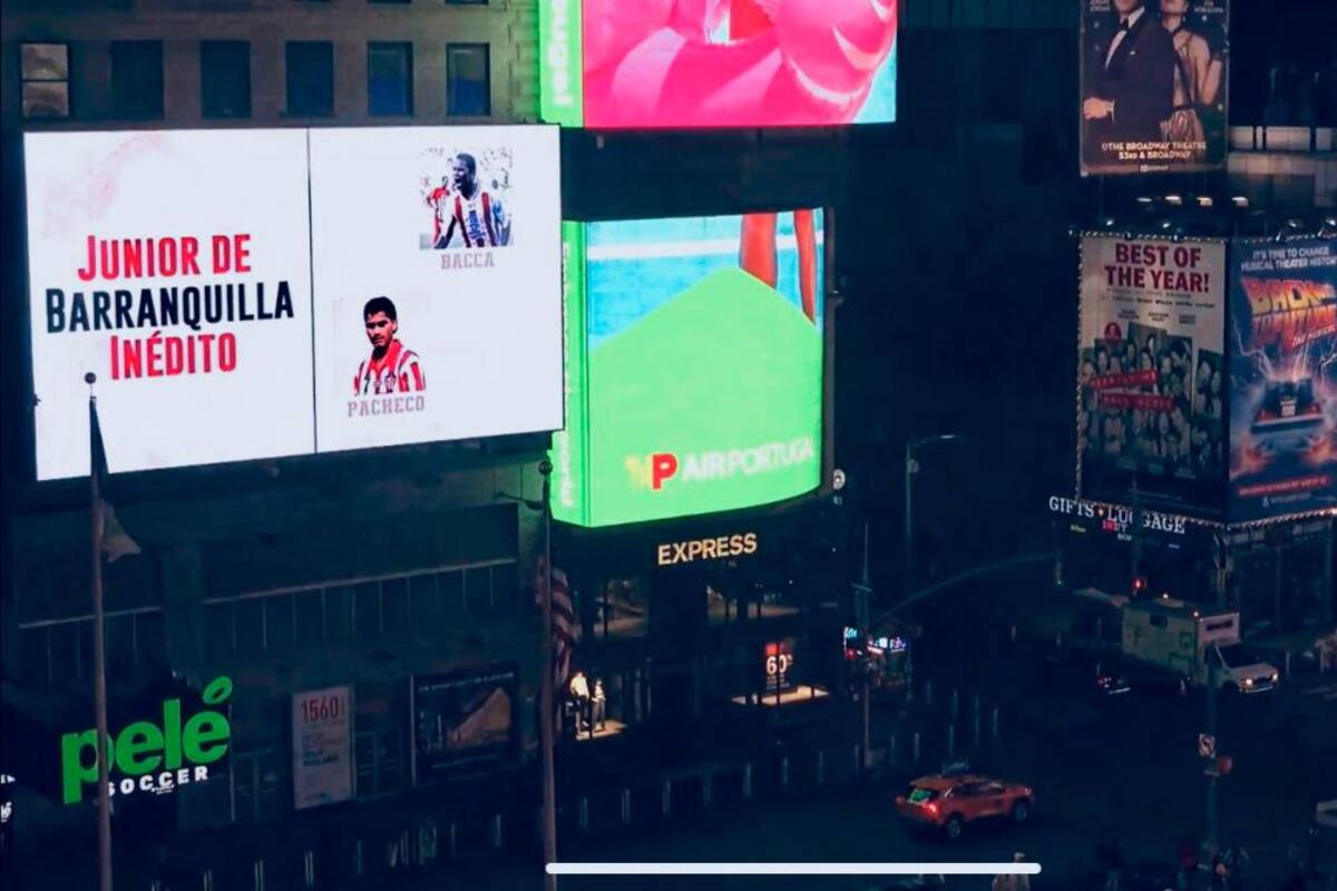 Libro del Junior llega a las pantallas de Times Square en Nueva York