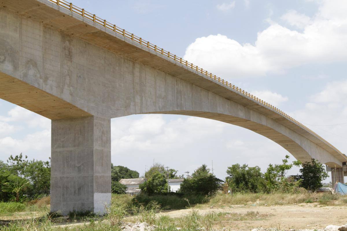 Nuevo puente de Gambote, construido por KMA. // ARCHIVO EL UNIVERSAL