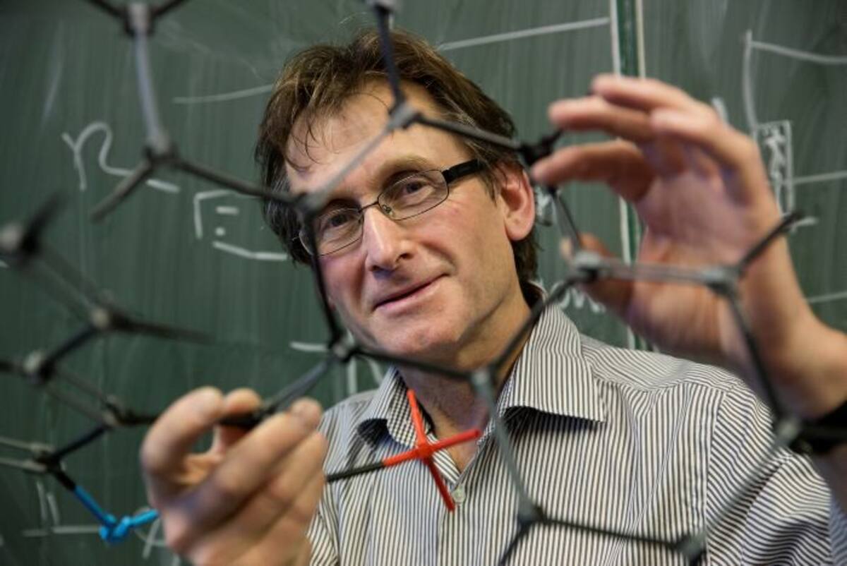Científico holandés Bernard "Ben" Feringa. Feringa fue uno de los tres científicos que ganaron el Premio Nobel de Química el miércoles para el desarrollo de máquinas más pequeñas del mundo. AFP