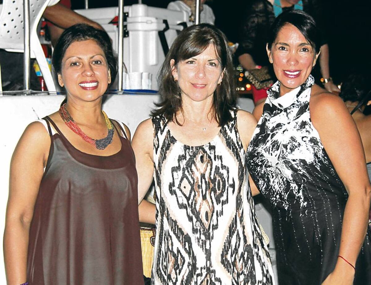 Angélica Carazo de Fuentes, Marilyn Butler y Elsa Cohen.