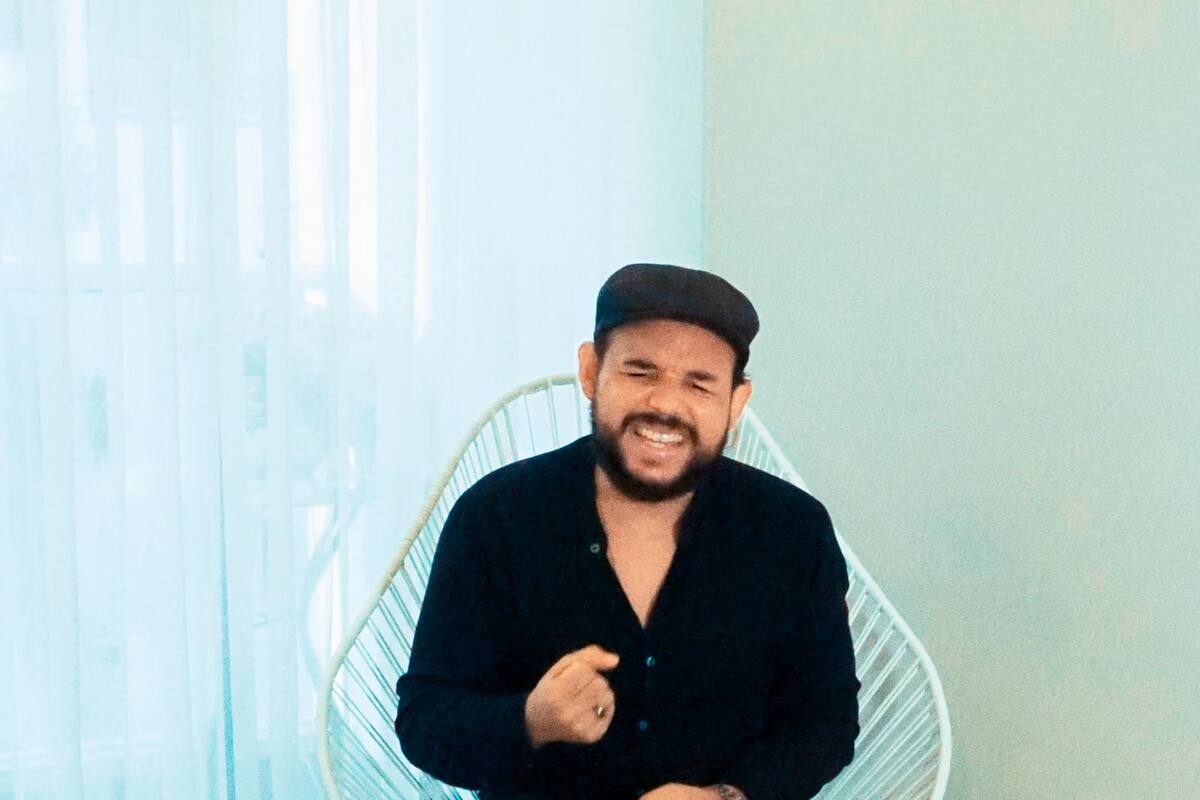 El cartagenero David Karlin le apuesta a la música romántica