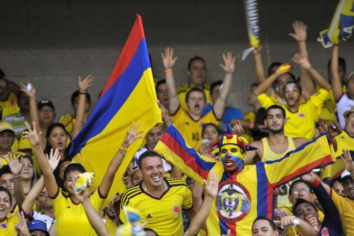 La fiesta en las tribunas del Metropolitano se extendió de principio a fin. AFP