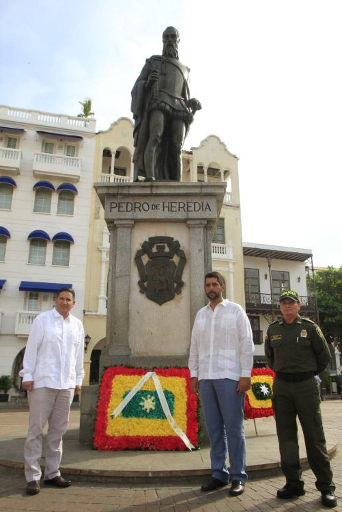 Ofrenda floral a Cartagena por sus 482 años de fundación. LUIS HERRÁN - EL UNIVERSAL