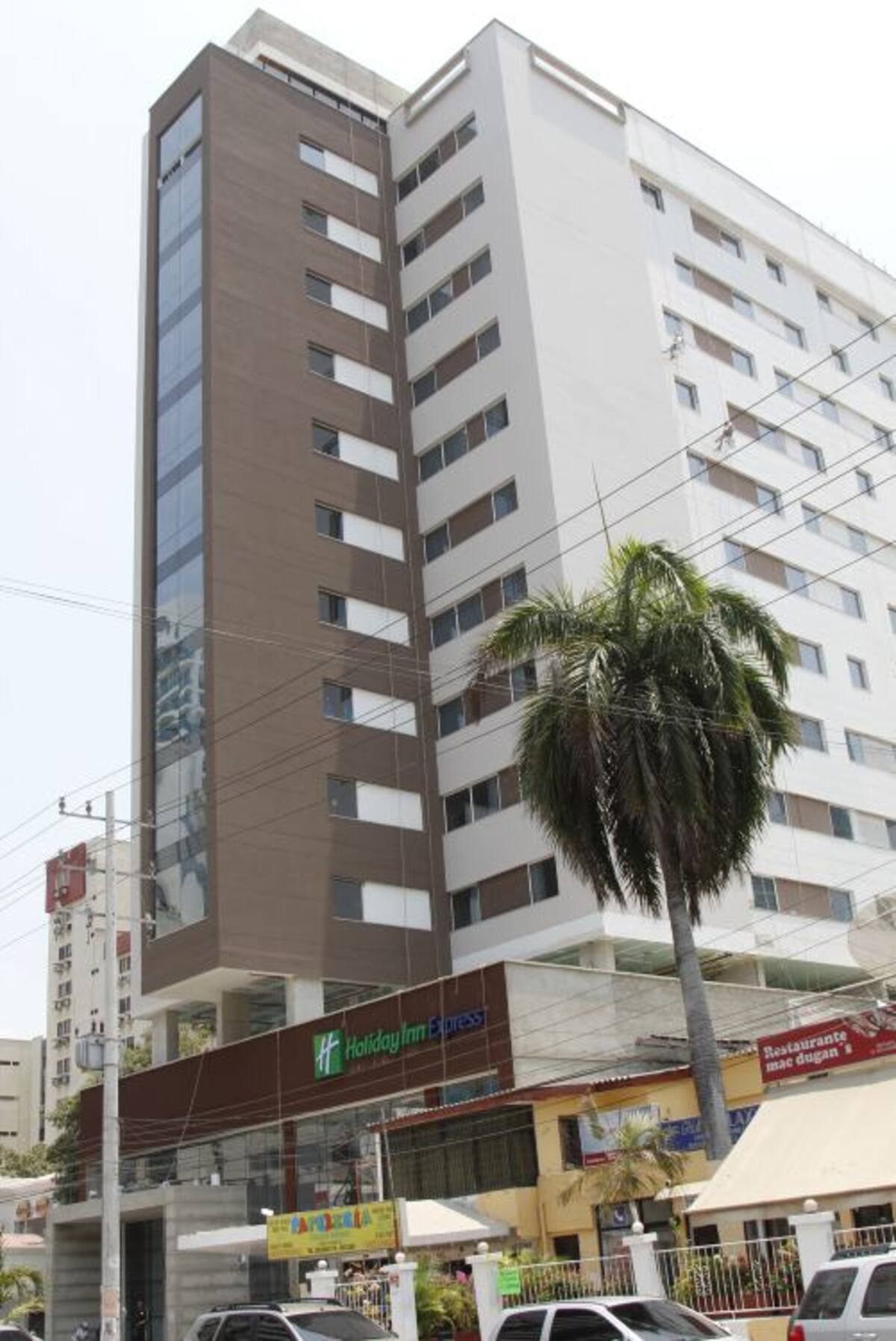 Hotel Holiday Inn Express, en la avenida San Martín, en Bocagrande. KAILLINE GIRALDO - EL UNIVERSAL