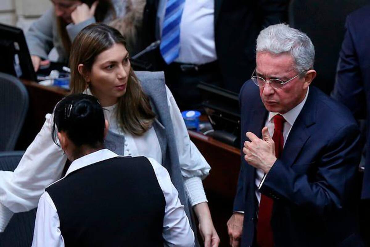 Exmandatarios hispanohablantes salen en defensa de Álvaro Uribe