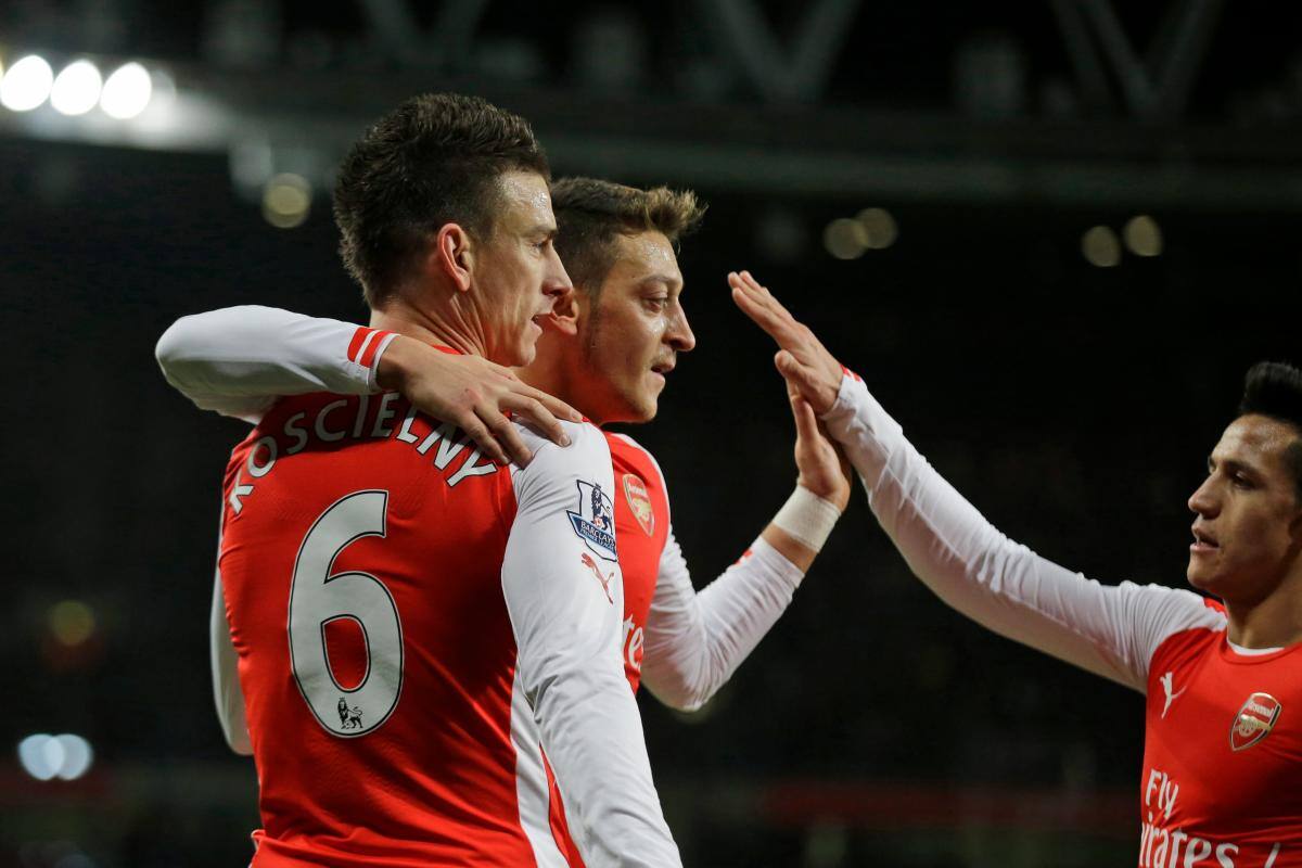 Mesut Ozil, el jugador que ‘desapareció’ en el Arsenal
