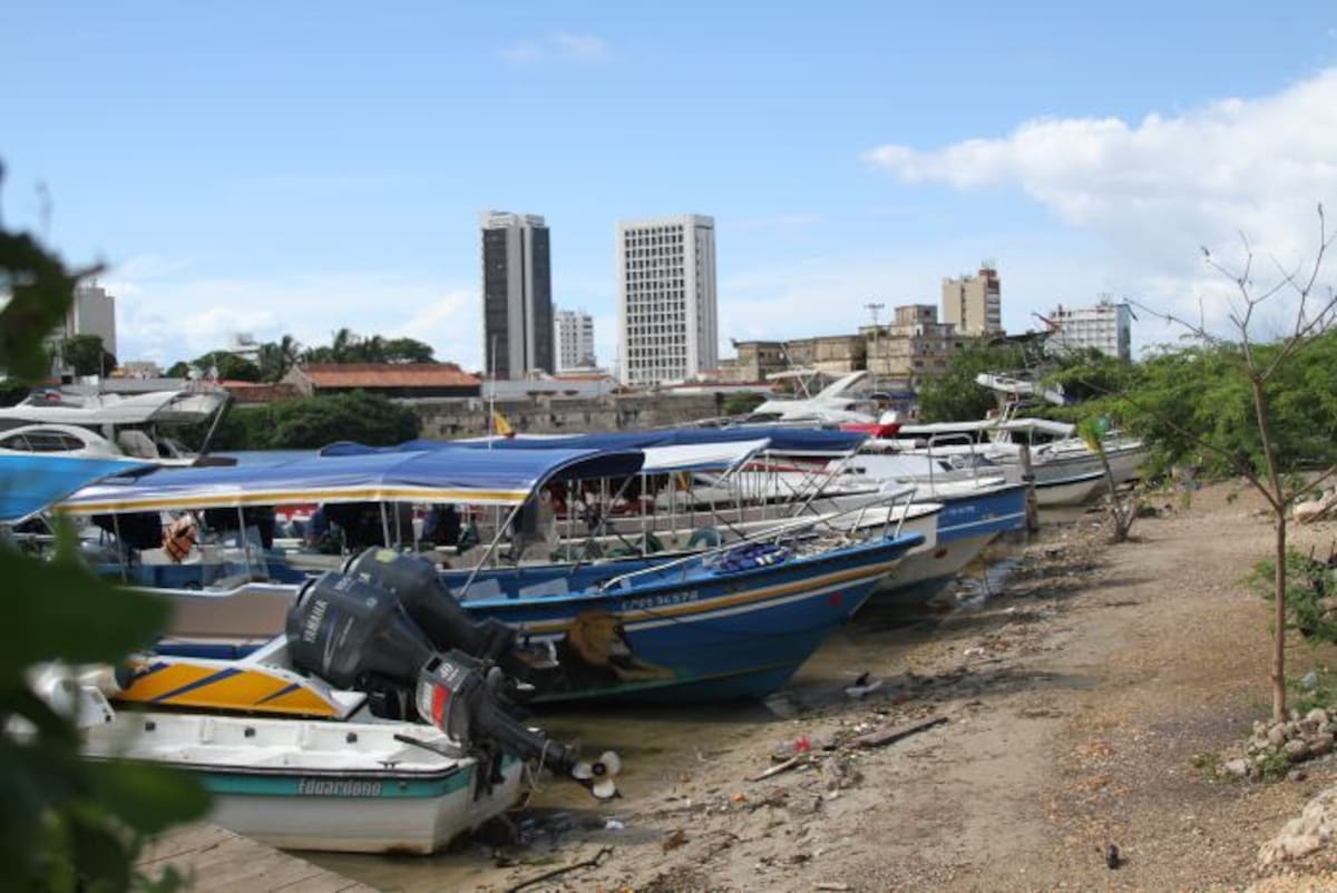 La marina está en esa zona desde hace varios años, sin legalizar ni restituir el espacio a Edurbe. // ÓSCAR DÍAZ- EL UNIVERSAL