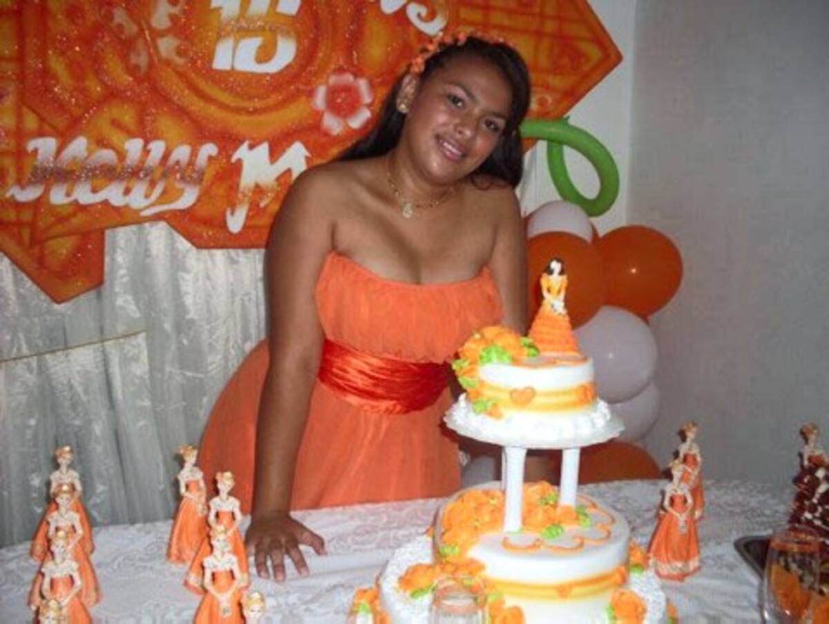 Kelly Melisa Ospino Ruiz en la celebración de sus 15 años.