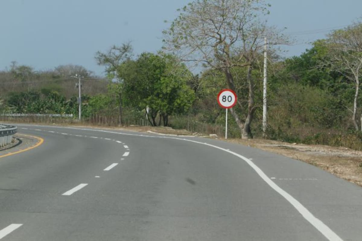 El Distrito radicó ayer su defensa ante la juez 12 municipal de Cartagena que emitió la orden contra Vélez Trujillo y Vélez Ospino por declarar improcedente el desalojo de varias hectáreas de tierra en la Vía del Mar. Archivo.