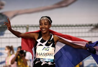 Sifan Hassan establece un nuevo récord del mundo de la hora
