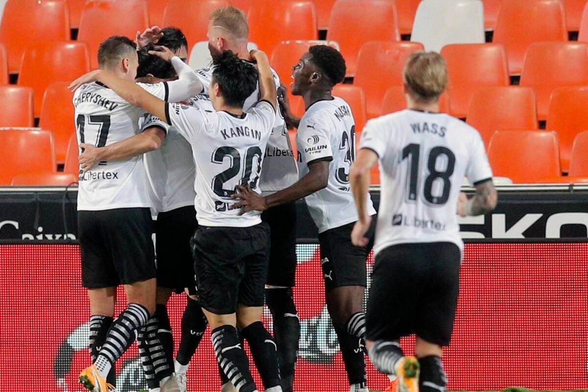 Valencia remonta, golea 4-1 a Real Madrid y pone a temblar a Zidane