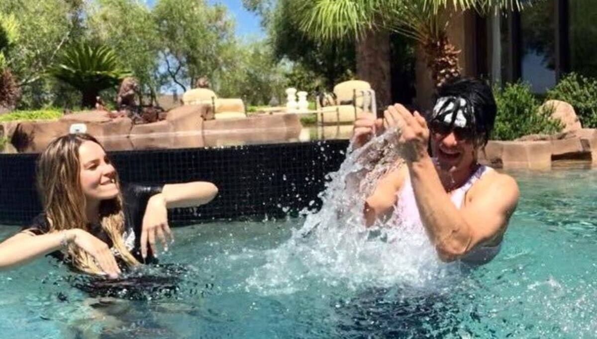 El ilusionista tiene un hijo pequeño llamado Johnny Crisstopher Sarantakos.