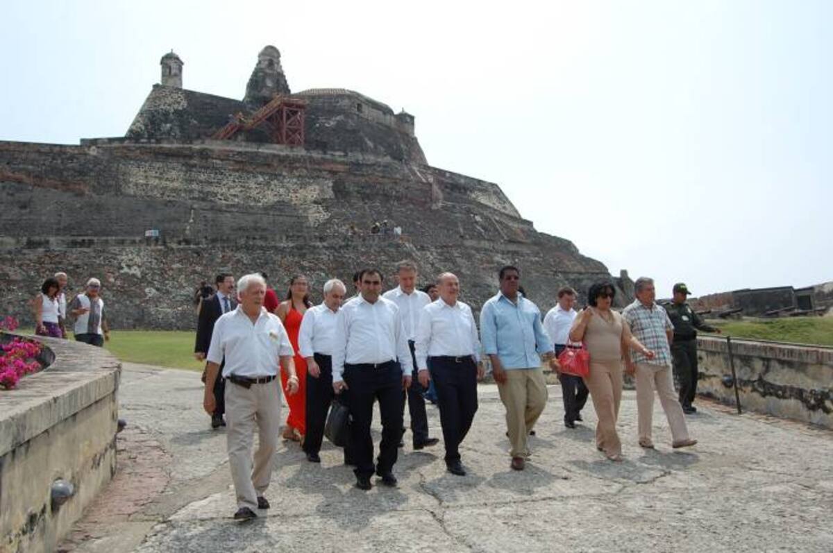 El alcalde de Cartagena, Campo Elías Terán, y su similar de Estambul (Turquía), Kadir Topba?, recorrieron las calles del Centro Histórico y visitaron atractivos turísticos como el Castillo San Felipe de Barajas y el Cerro de La Popa. CORTESÍA VÍCTOR MARRUGO - PRENSA ALCALDÍA DE CARTAGENA