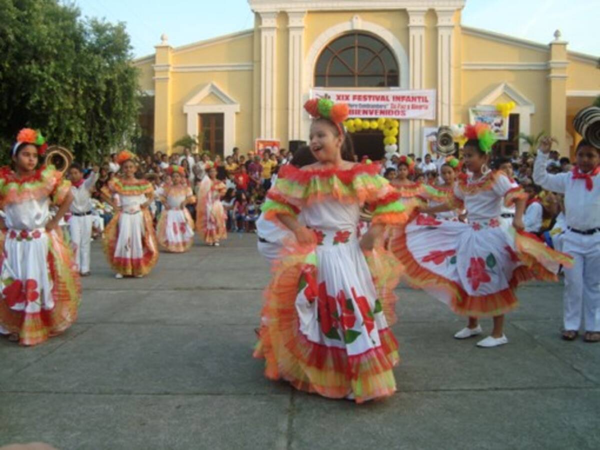 El festival infantil de la cumbiamba se inicia a las 4:00 de la tarde de hoy.