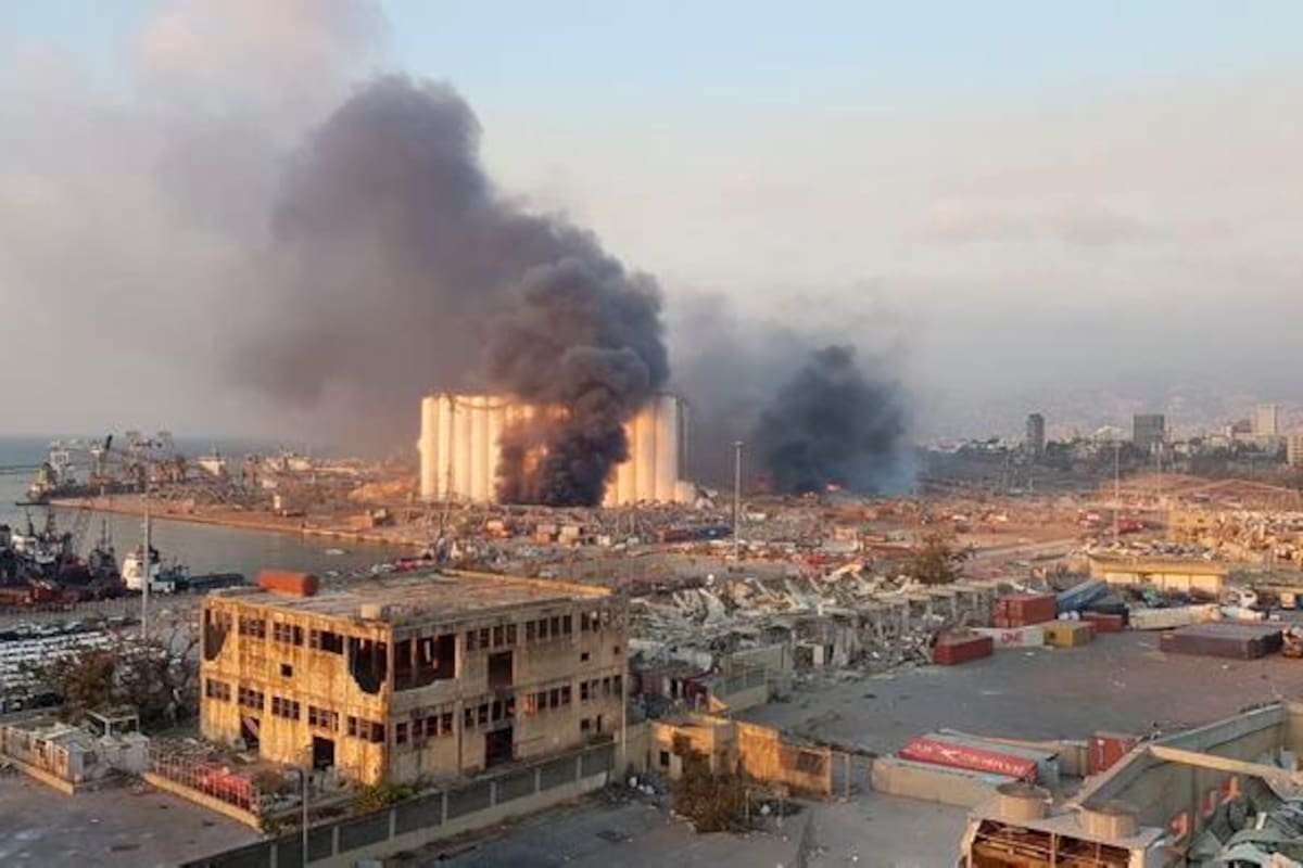 Fuerte explosión en un almacén de la zona del puerto de Beirut