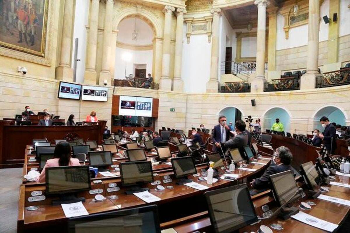 Jornada laboral semanal se reduciría a 40 horas