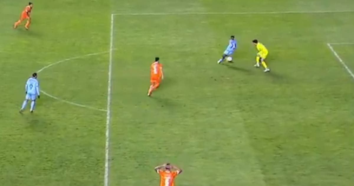 Video: the goalkeeper fell asleep, the goal that generated laughter in the Libertadores