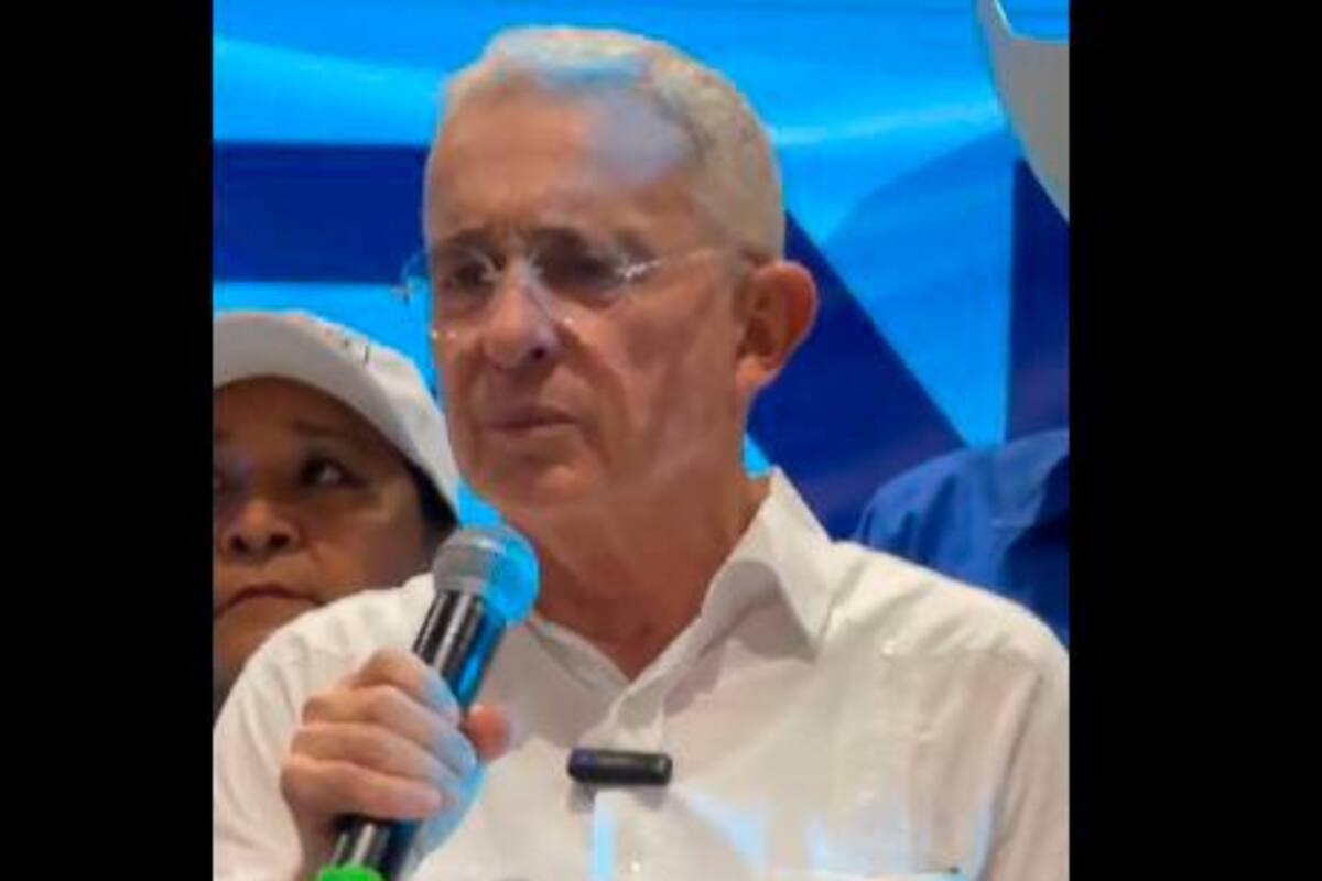 Tajante respuesta de Uribe a Petro: “Mi gobierno no pagó por matar inocentes”