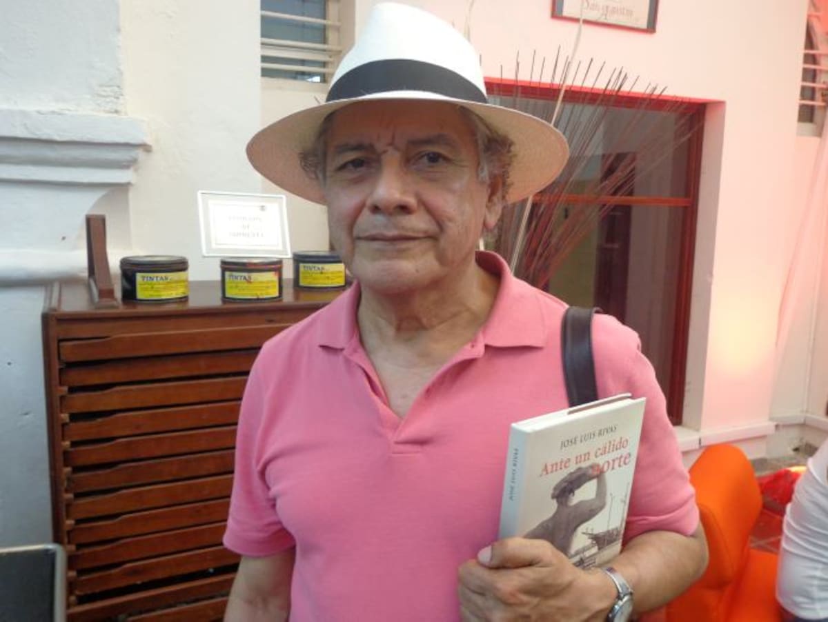 El poeta mexicano José Luis Rivas, participó en la Gala de Poesía de Hay Festival en Cartagena. Gustavo Tatis-El Universal