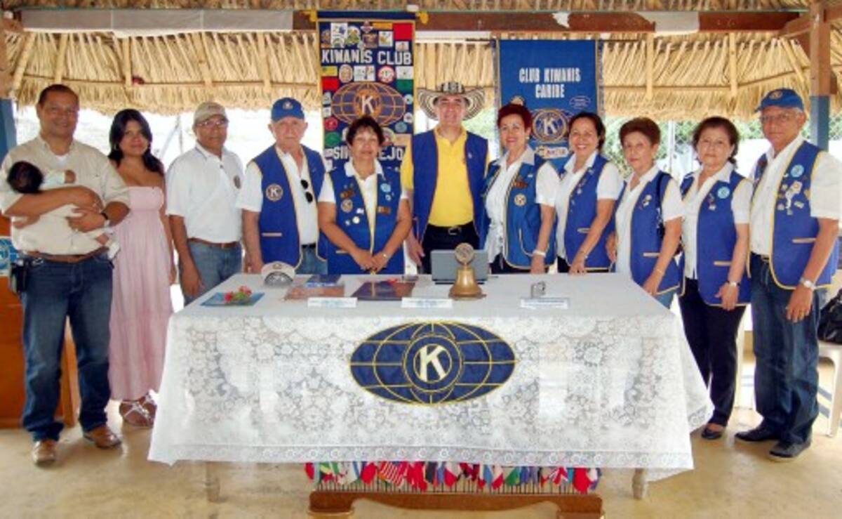 Carlos Navarro, Olga Mendoza, Manuel Sarza, Edilberto Paternina, Vilma Domínguez, Luís Mario Jimenez, Edith De la Ossa, Ceclilia Barragán, Noris Peinado, Berenice Larios y Esteban Rodríguez.