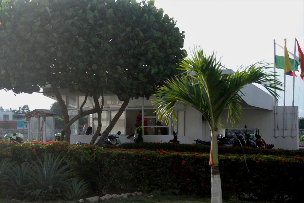 ¿Policías tienen que hacer rifa para arreglar un CAI en Cartagena?