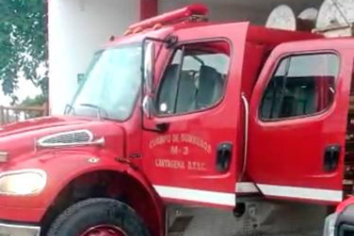 “¡No prenden!”: Vehículos de bomberos se quedaron varados ante emergencia
