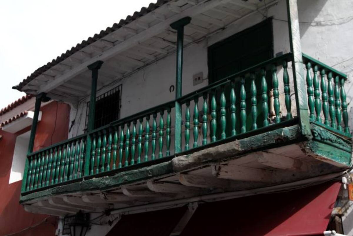 Edificio Clínica Dental (Calle San Agustín). ///Julio Castaño-El Universal.