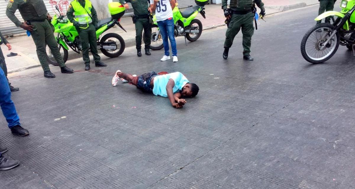 Uno de los sospechosos de cometer el atraco fue capturado.