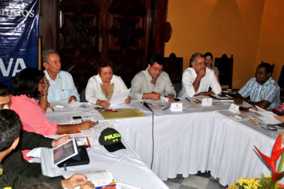 Al encuentro para sociali-zar la nueva Ley Orgánica de Ordenamiento Territorial sistieron los gobernadores del Magdalena, Manuel Bonett Locarno; Martha Saénz, de Córdoba; Alberto Bernal, Bolívar, y Eduardo Verano de la Rosa, Atlántico, entre otras autoridades. Cortesia