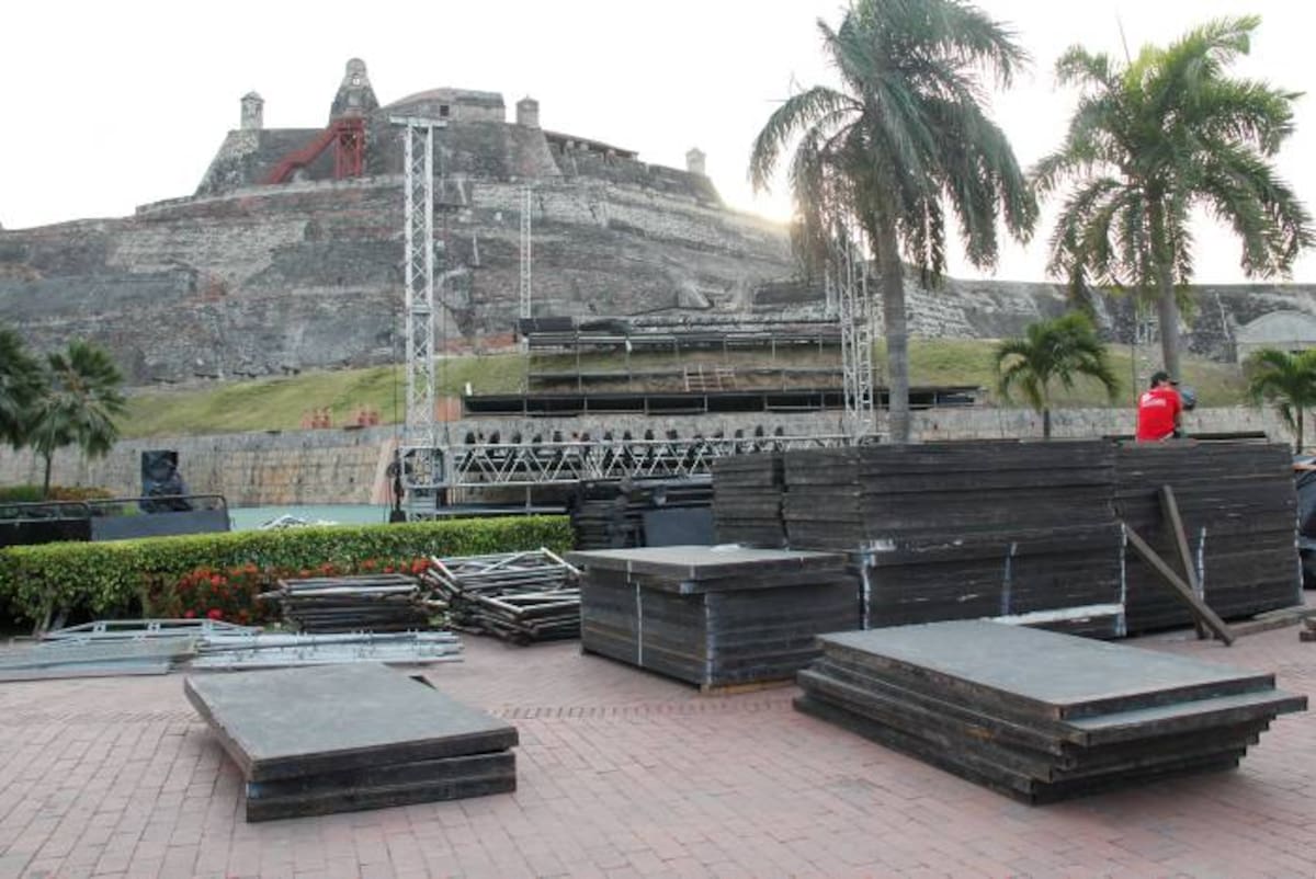 Instalación de tarima en el Castillo San Felipe para la VI Cumbre de las Américas. GERMÁN GÓMEZ POLO- ELUNIVERSAL