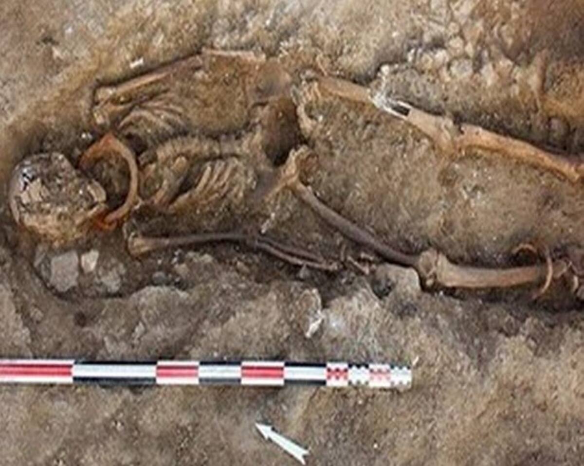 Los arqueólogos estiman que los esqueletos tienen 2000 años.