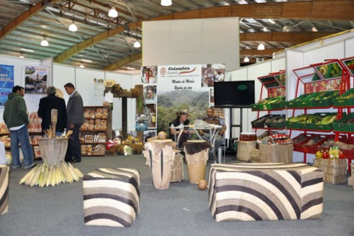 Artesanías, aguacates, yuca, ñame, maíz y chepacorina (la galleta carmera), presentes en el stand de Montes de María en Agroexpo 2011. CORTESÍA- PRENSA AGROEXPO 2011